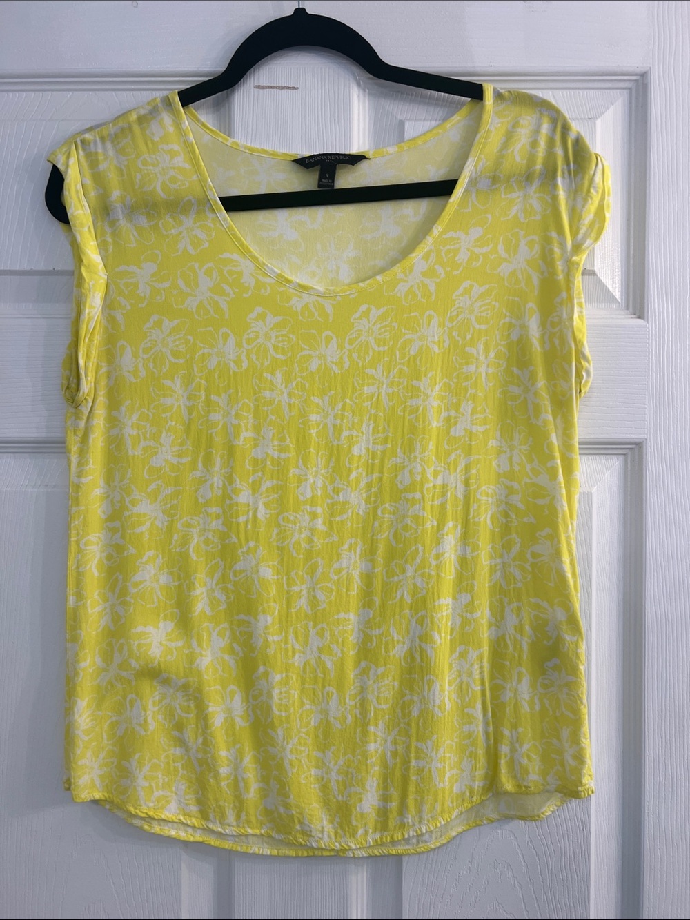 Banana Republic Yellow Floral Scoop Neck Top